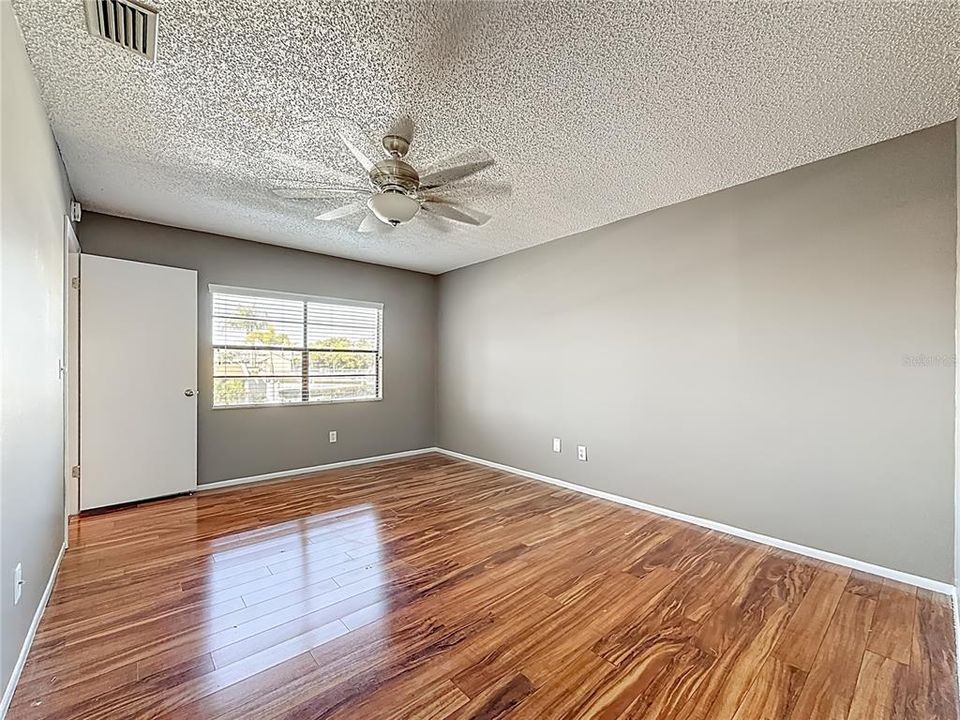 For Sale: $255,000 (3 beds, 2 baths, 1335 Square Feet)