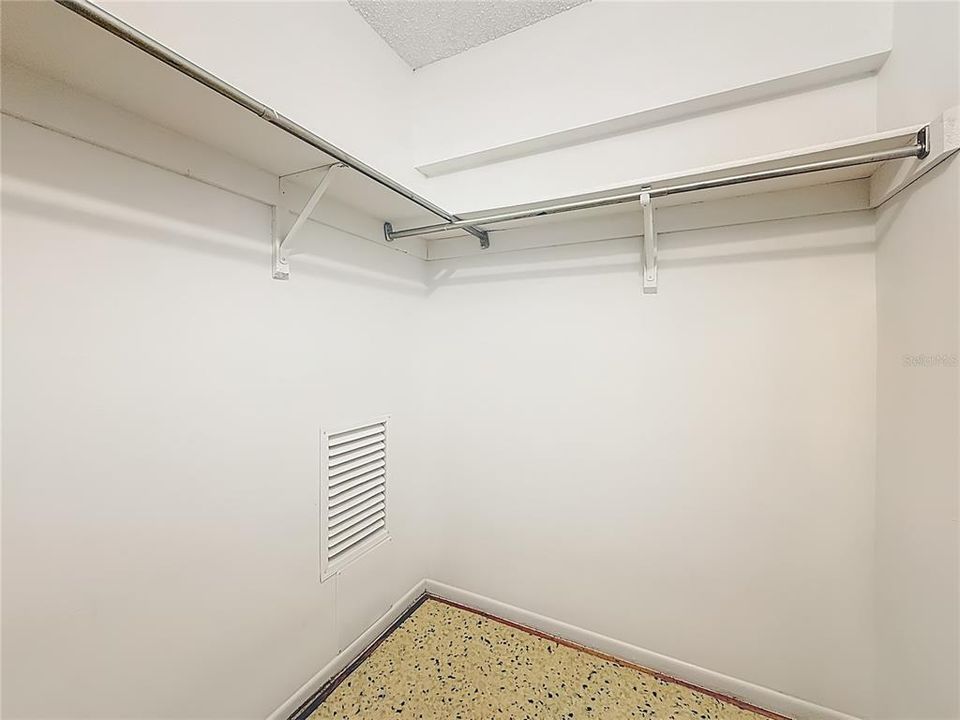 For Sale: $255,000 (3 beds, 2 baths, 1335 Square Feet)