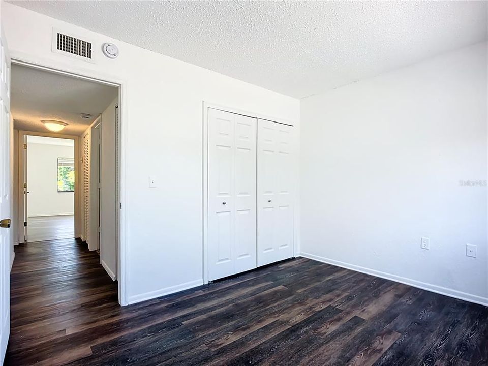 For Sale: $159,000 (2 beds, 1 baths, 960 Square Feet)