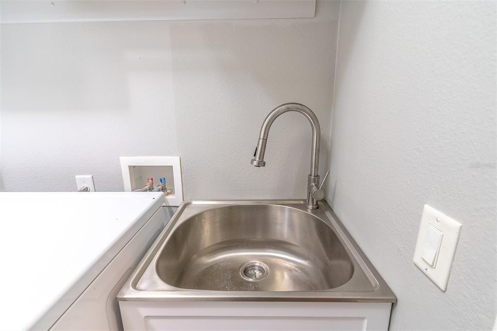 En Venta: $300,000 (3 camas, 2 baños, 1701 Pies cuadrados)