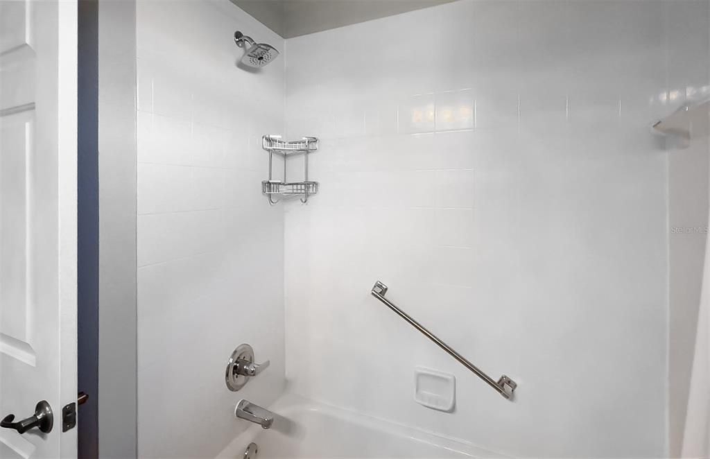 En Venta: $300,000 (3 camas, 2 baños, 1701 Pies cuadrados)