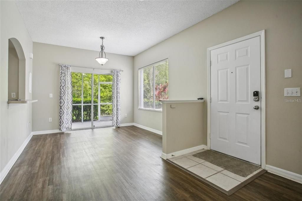 For Rent: $2,200 (3 beds, 2 baths, 1364 Square Feet)