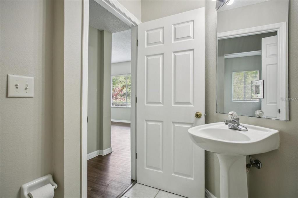 For Rent: $2,200 (3 beds, 2 baths, 1364 Square Feet)