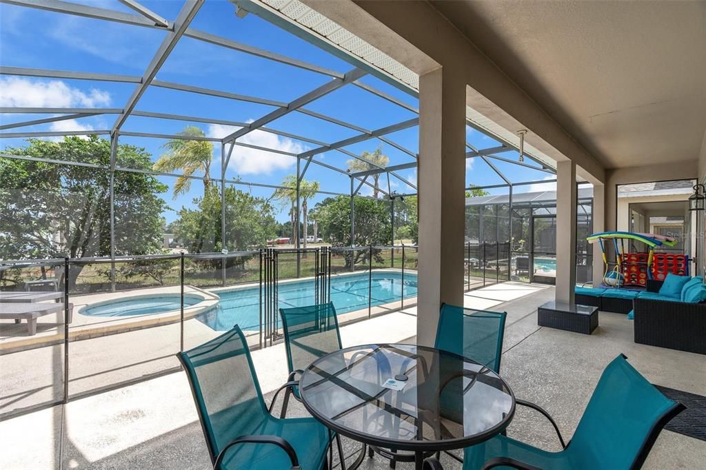 Active With Contract: $548,900 (7 beds, 4 baths, 3224 Square Feet)