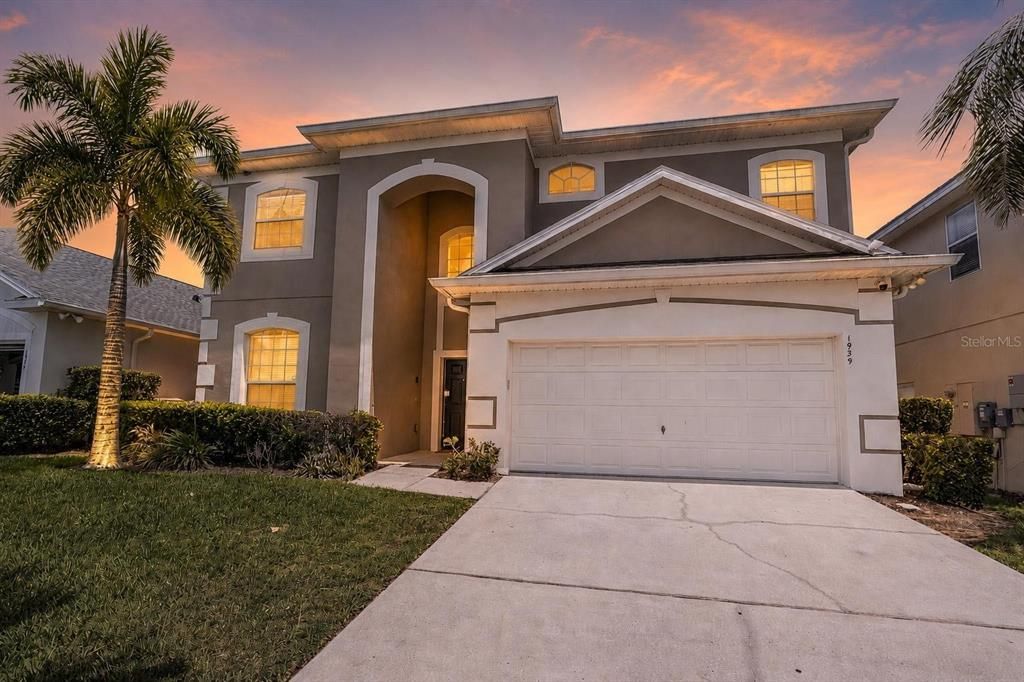 Active With Contract: $548,900 (7 beds, 4 baths, 3224 Square Feet)