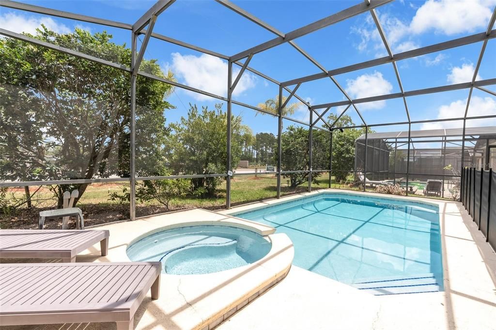Active With Contract: $548,900 (7 beds, 4 baths, 3224 Square Feet)