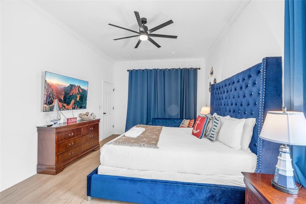 Active With Contract: $548,900 (7 beds, 4 baths, 3224 Square Feet)