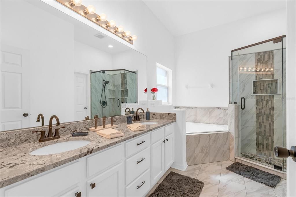 Active With Contract: $548,900 (7 beds, 4 baths, 3224 Square Feet)