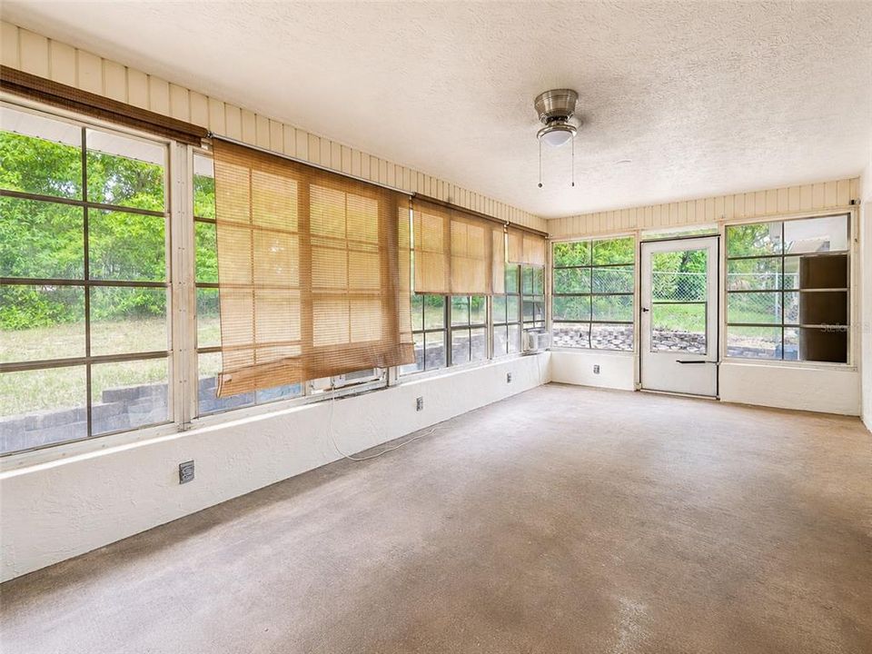 For Sale: $275,000 (2 beds, 2 baths, 1656 Square Feet)