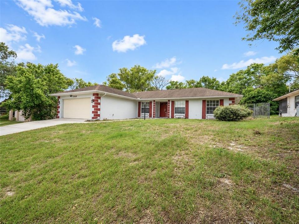 For Sale: $275,000 (2 beds, 2 baths, 1656 Square Feet)