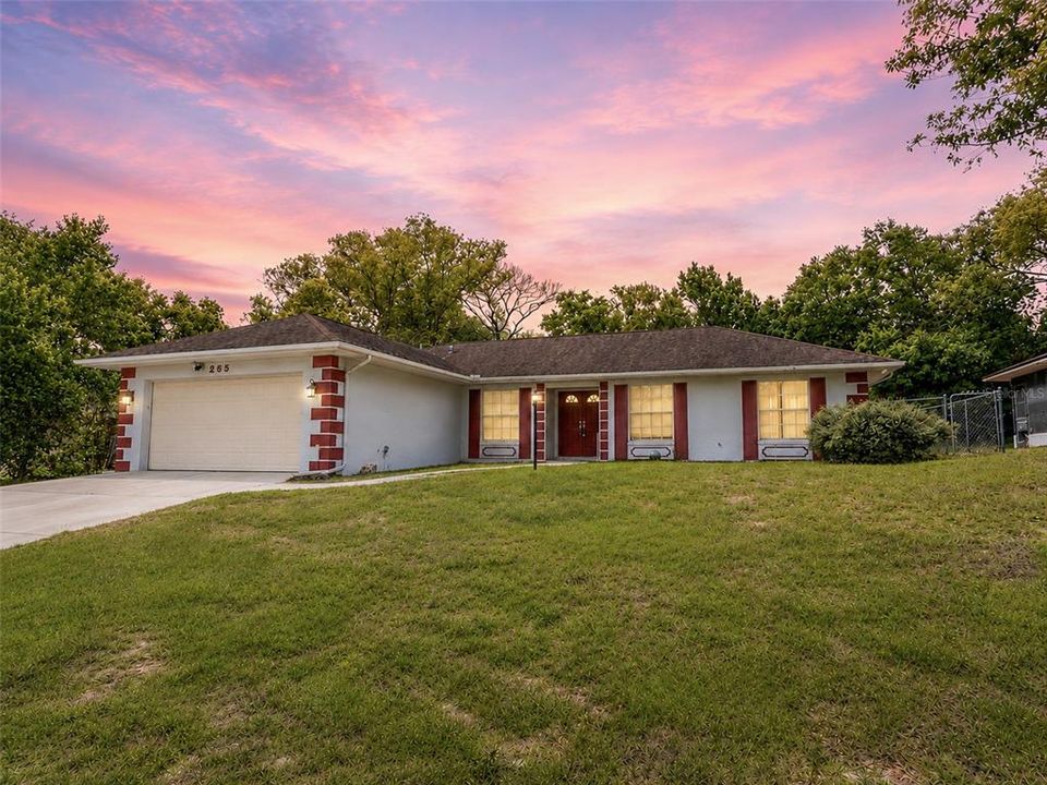 For Sale: $275,000 (2 beds, 2 baths, 1656 Square Feet)
