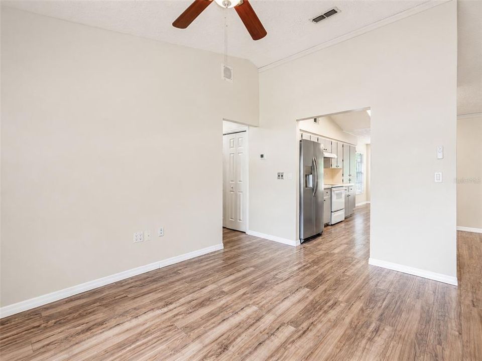 For Sale: $275,000 (2 beds, 2 baths, 1656 Square Feet)