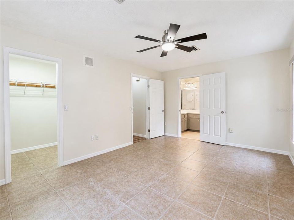 For Sale: $275,000 (2 beds, 2 baths, 1656 Square Feet)