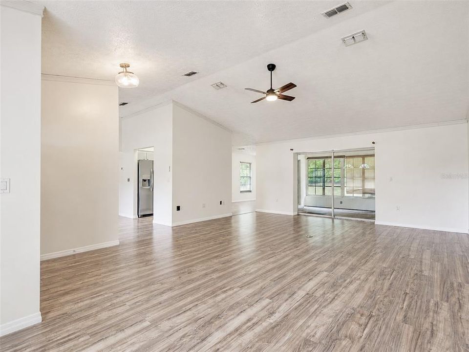 For Sale: $275,000 (2 beds, 2 baths, 1656 Square Feet)