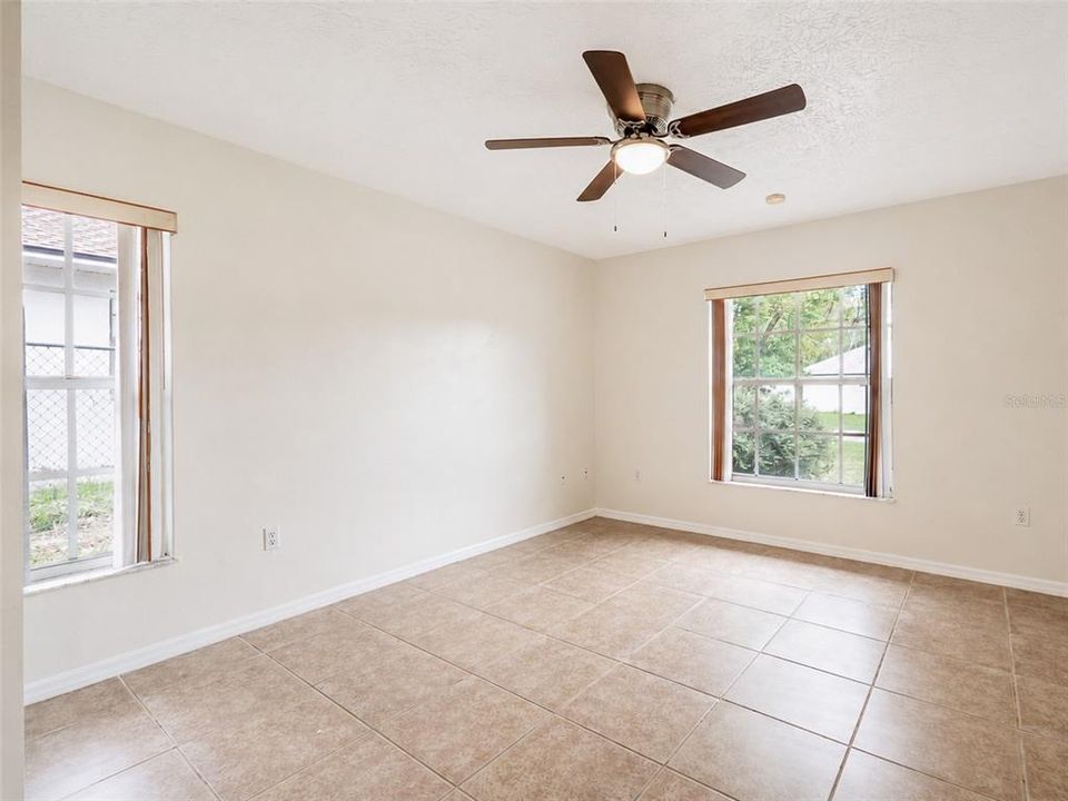 For Sale: $275,000 (2 beds, 2 baths, 1656 Square Feet)