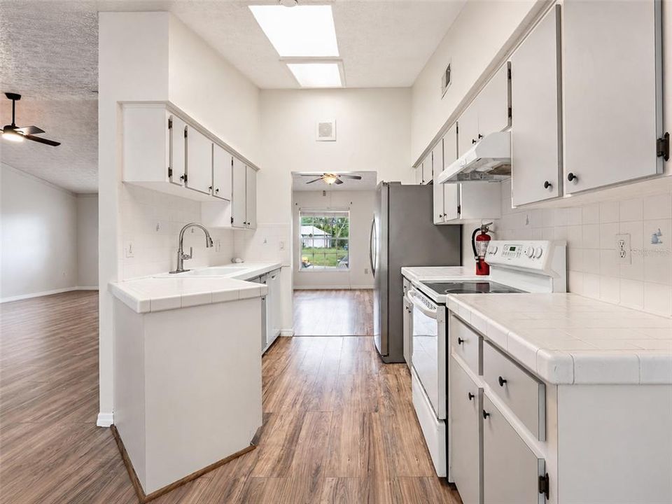 For Sale: $275,000 (2 beds, 2 baths, 1656 Square Feet)