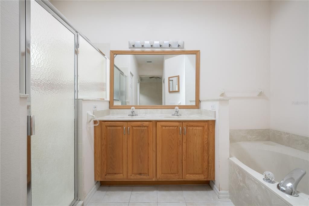 For Sale: $359,900 (2 beds, 2 baths, 1791 Square Feet)