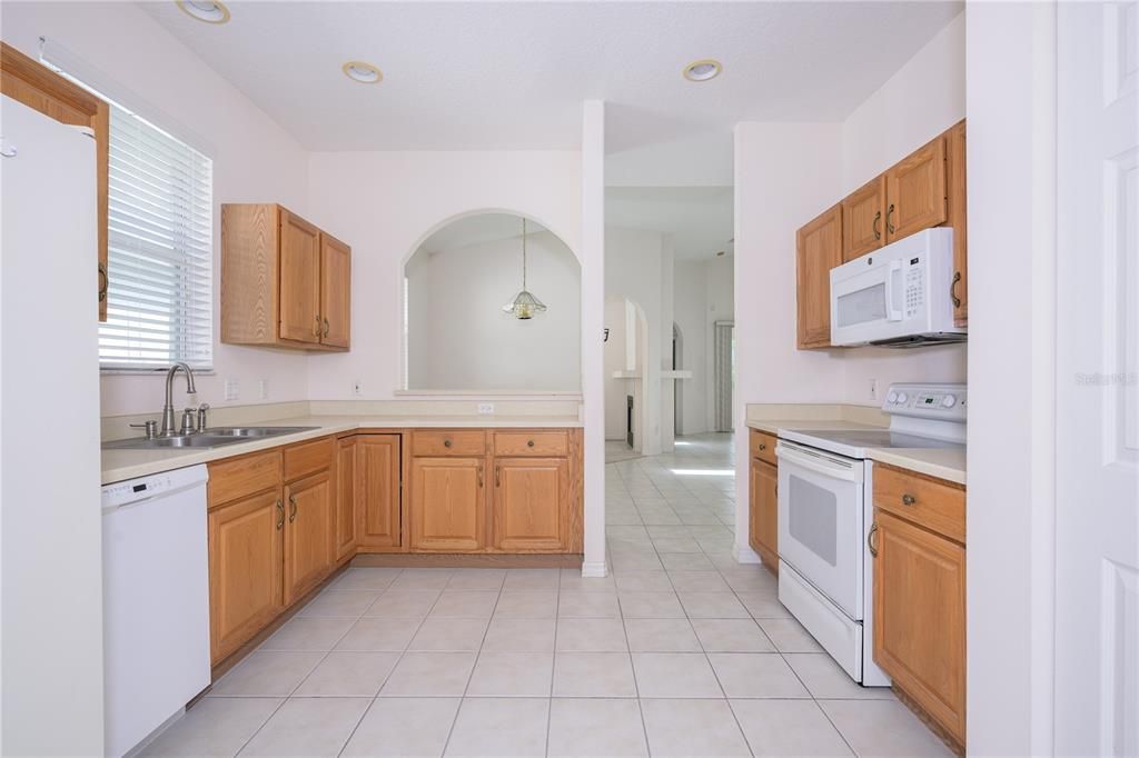 For Sale: $359,900 (2 beds, 2 baths, 1791 Square Feet)