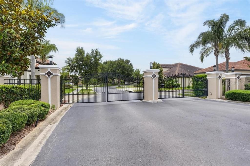 For Sale: $1,400,000 (6 beds, 4 baths, 4750 Square Feet)