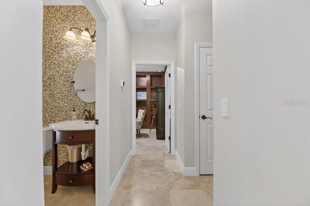 For Sale: $1,400,000 (6 beds, 4 baths, 4750 Square Feet)