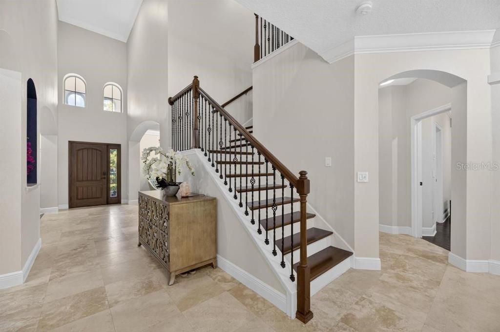 For Sale: $1,400,000 (6 beds, 4 baths, 4750 Square Feet)