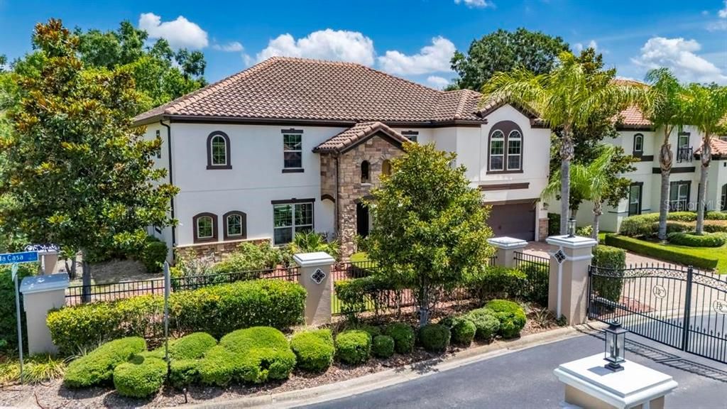 For Sale: $1,400,000 (6 beds, 4 baths, 4750 Square Feet)