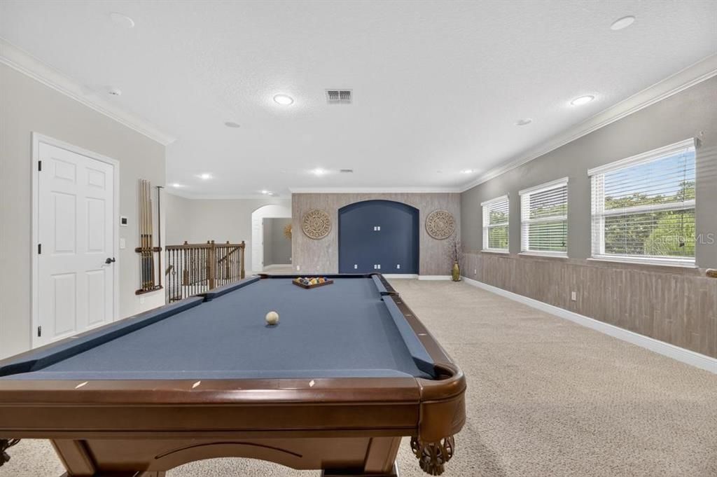 For Sale: $1,400,000 (6 beds, 4 baths, 4750 Square Feet)