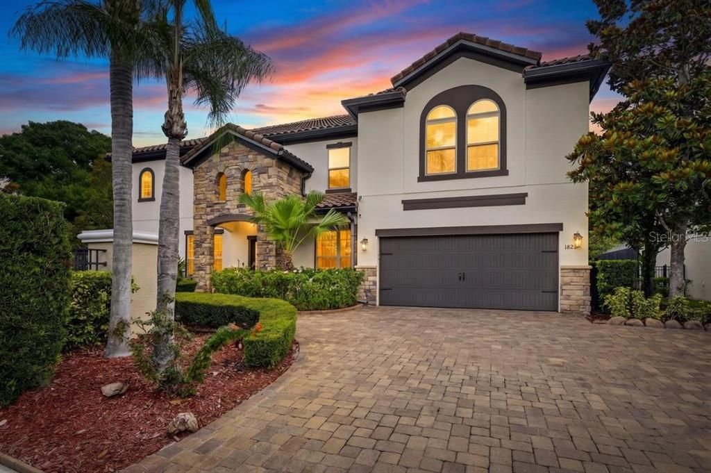 For Sale: $1,400,000 (6 beds, 4 baths, 4750 Square Feet)