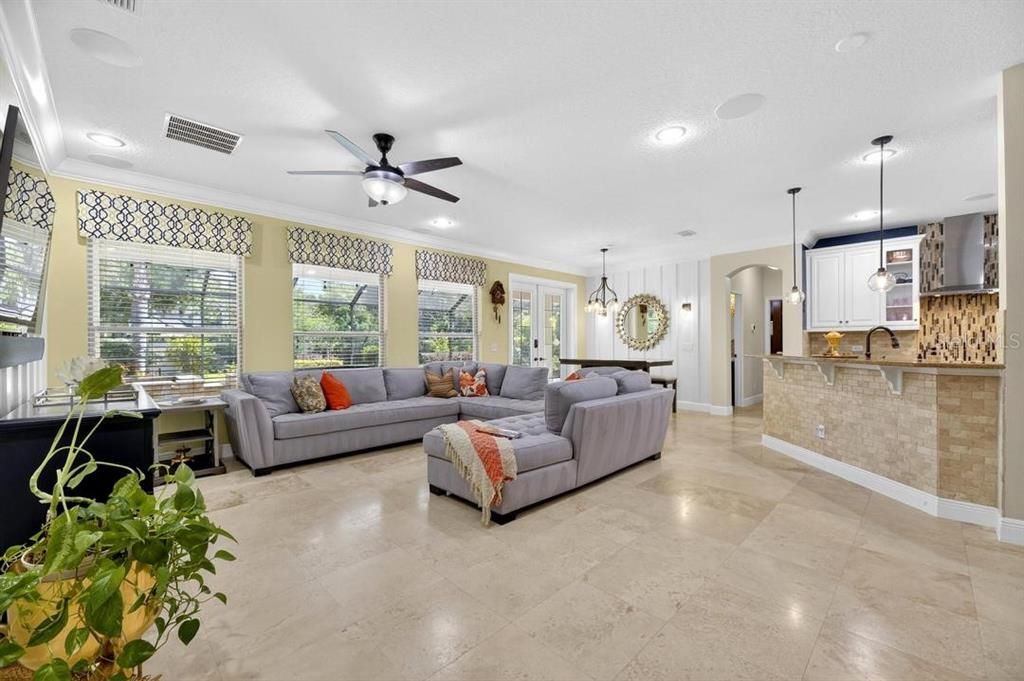For Sale: $1,400,000 (6 beds, 4 baths, 4750 Square Feet)