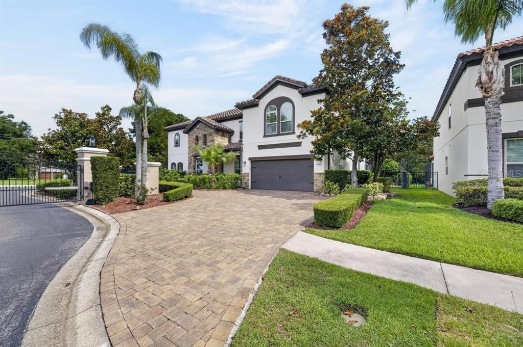 For Sale: $1,400,000 (6 beds, 4 baths, 4750 Square Feet)