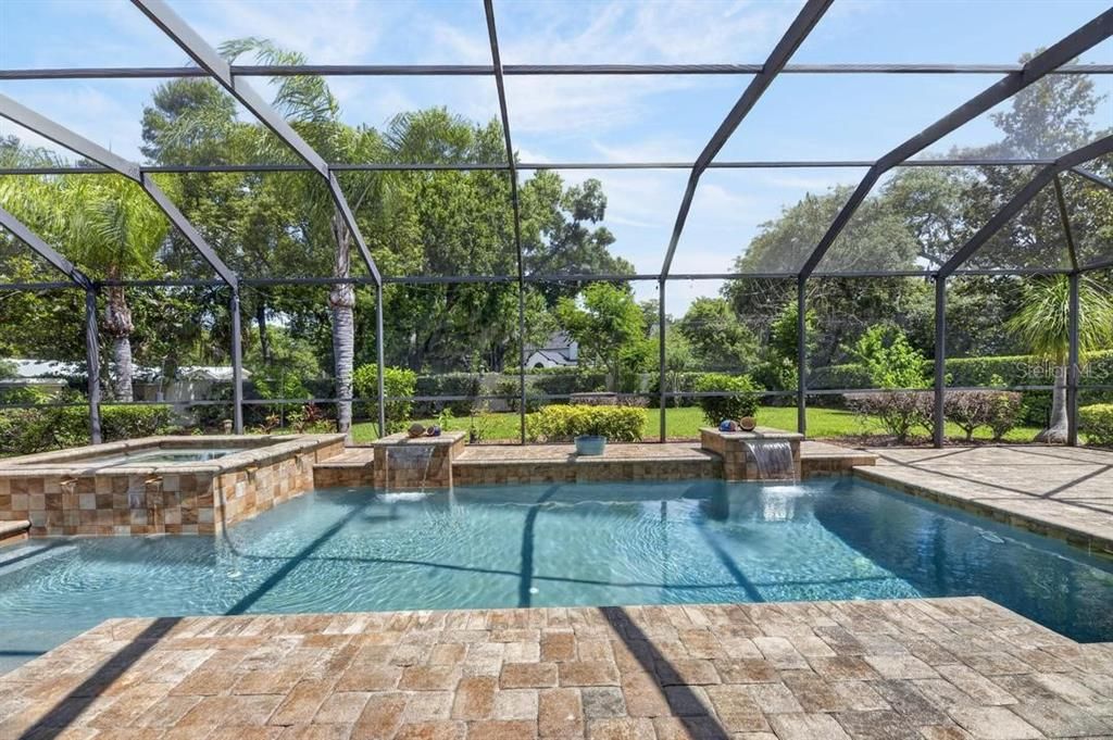 For Sale: $1,400,000 (6 beds, 4 baths, 4750 Square Feet)