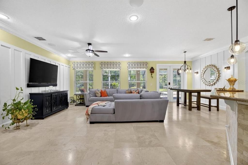 For Sale: $1,400,000 (6 beds, 4 baths, 4750 Square Feet)