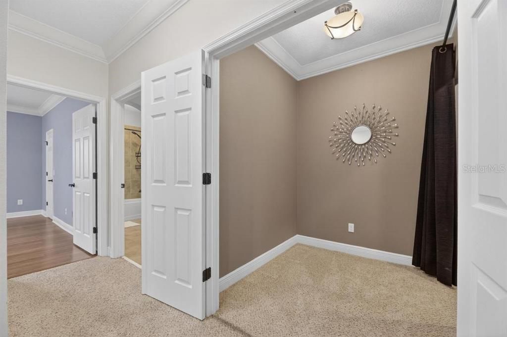 For Sale: $1,400,000 (6 beds, 4 baths, 4750 Square Feet)