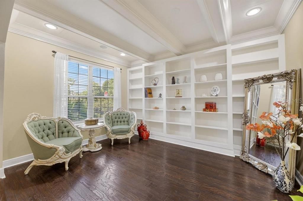 For Sale: $1,400,000 (6 beds, 4 baths, 4750 Square Feet)