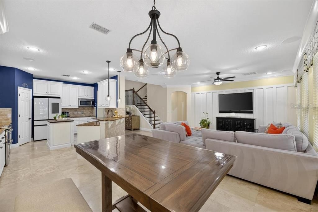 For Sale: $1,400,000 (6 beds, 4 baths, 4750 Square Feet)