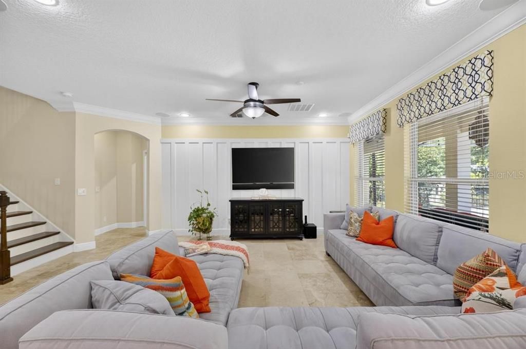 For Sale: $1,400,000 (6 beds, 4 baths, 4750 Square Feet)