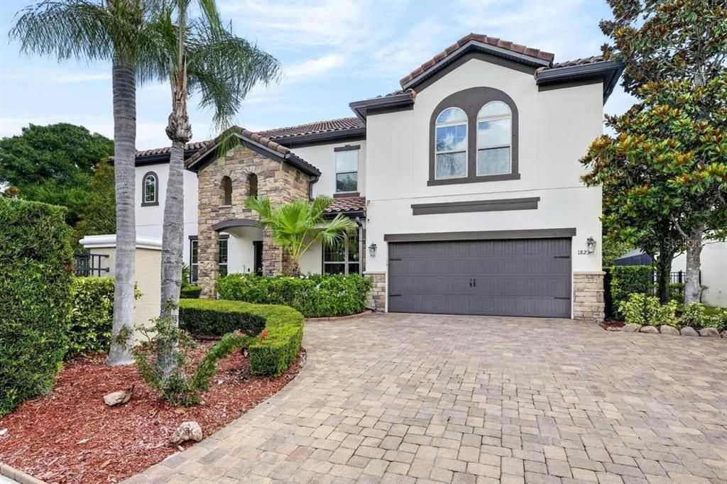 For Sale: $1,400,000 (6 beds, 4 baths, 4750 Square Feet)