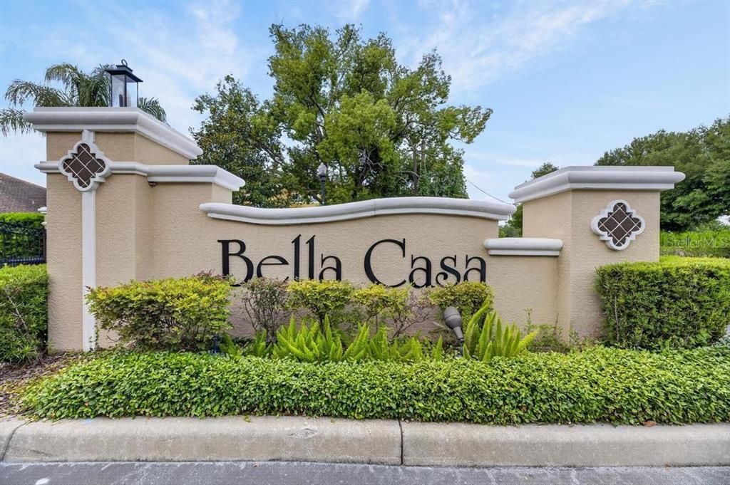 For Sale: $1,400,000 (6 beds, 4 baths, 4750 Square Feet)