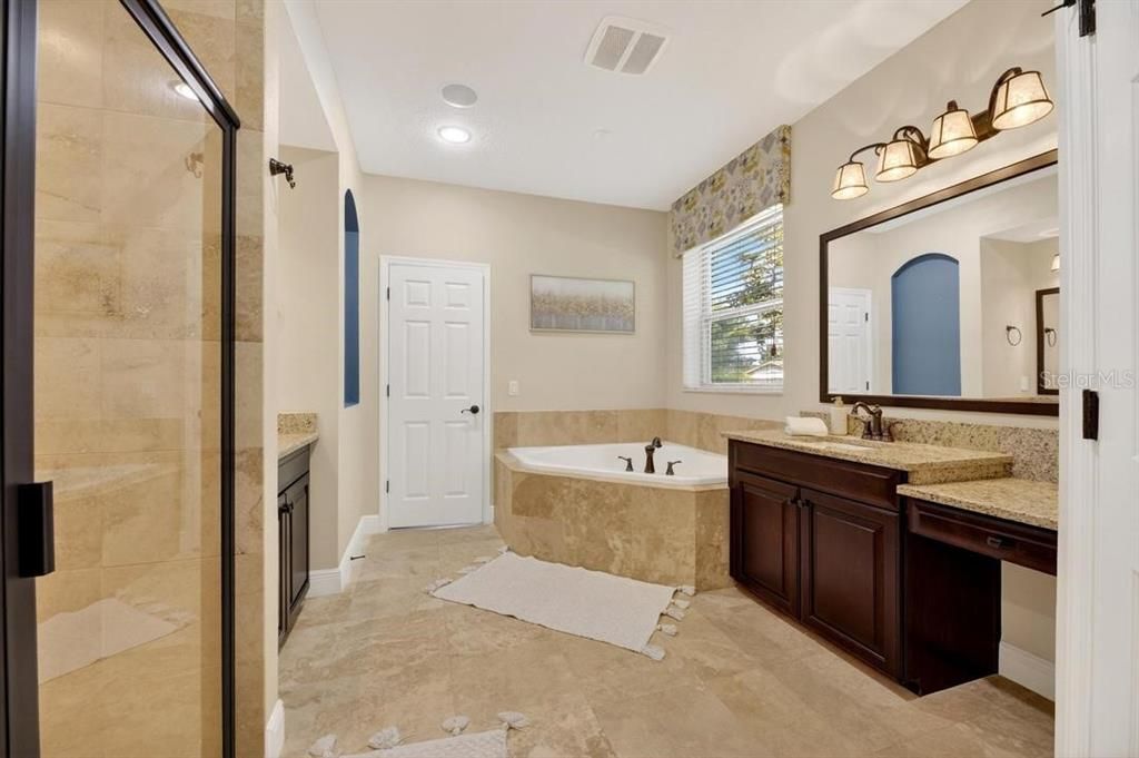 For Sale: $1,400,000 (6 beds, 4 baths, 4750 Square Feet)