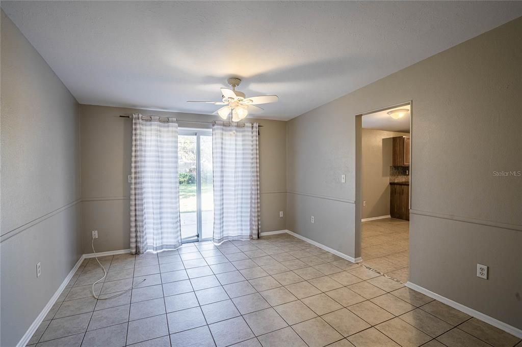 Active With Contract: $1,895 (3 beds, 2 baths, 1249 Square Feet)