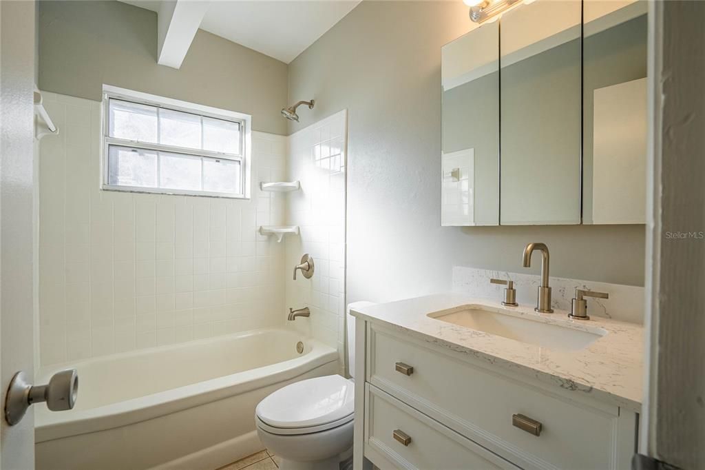 Active With Contract: $1,895 (3 beds, 2 baths, 1249 Square Feet)
