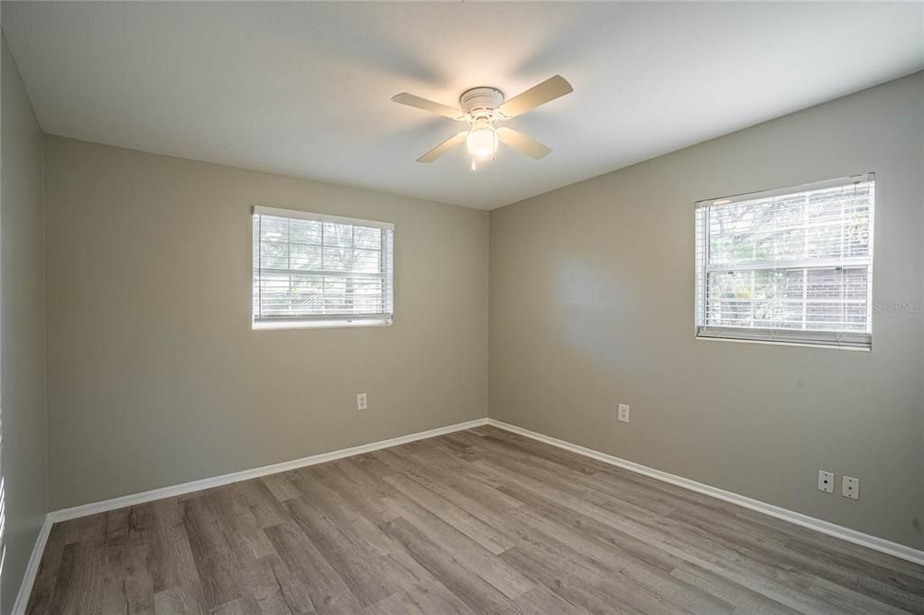 Active With Contract: $1,895 (3 beds, 2 baths, 1249 Square Feet)