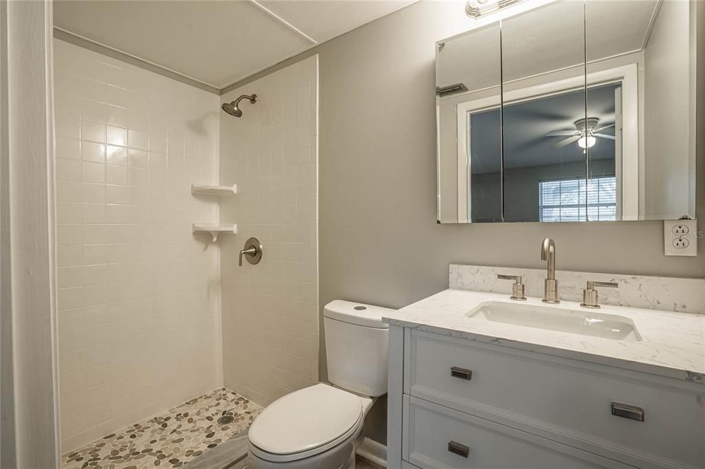 Active With Contract: $1,895 (3 beds, 2 baths, 1249 Square Feet)