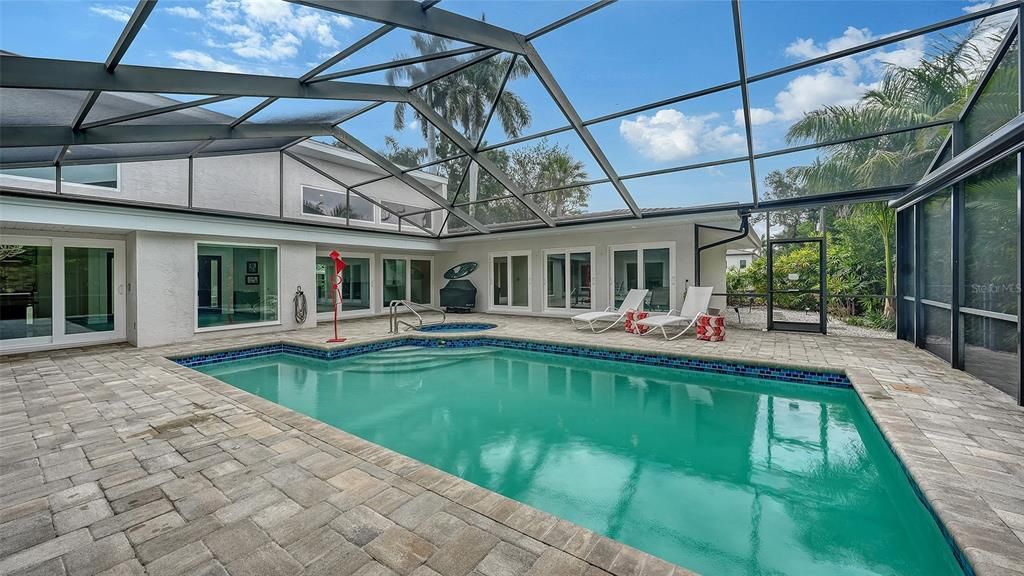 For Sale: $1,915,000 (4 beds, 3 baths, 2820 Square Feet)