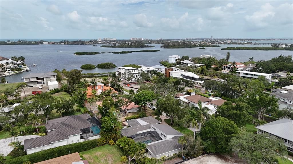 For Sale: $1,915,000 (4 beds, 3 baths, 2820 Square Feet)