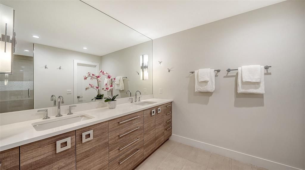 For Sale: $1,915,000 (4 beds, 3 baths, 2820 Square Feet)