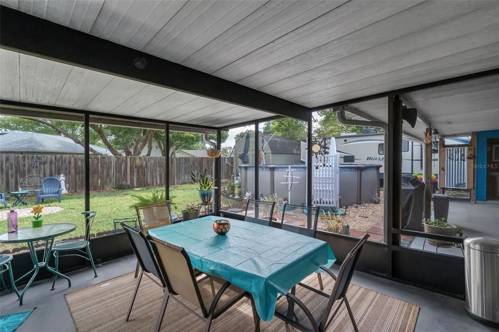 Active With Contract: $180,000 (3 beds, 1 baths, 1014 Square Feet)