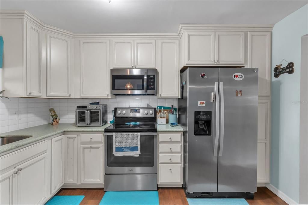Active With Contract: $180,000 (3 beds, 1 baths, 1014 Square Feet)