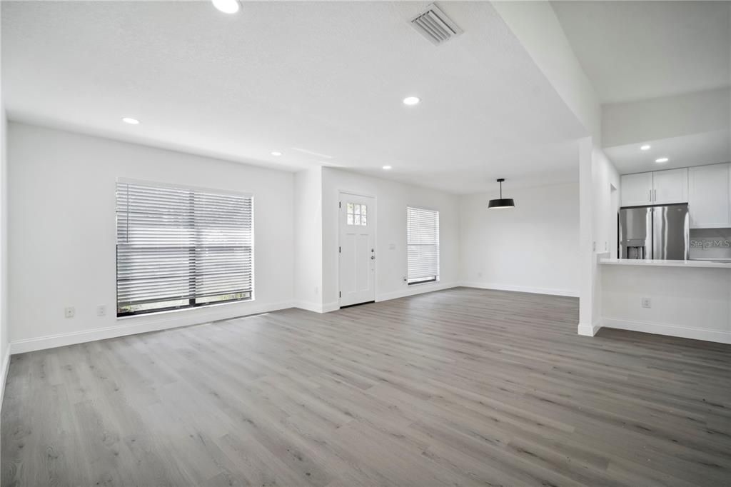 Active With Contract: $399,000 (4 beds, 2 baths, 1888 Square Feet)