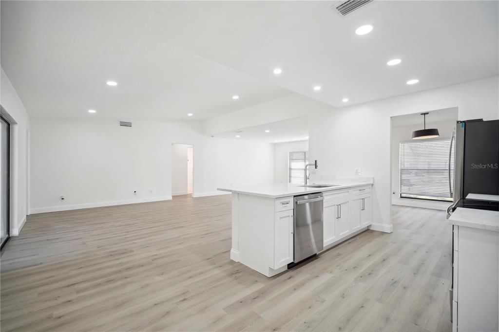 Active With Contract: $399,000 (4 beds, 2 baths, 1888 Square Feet)